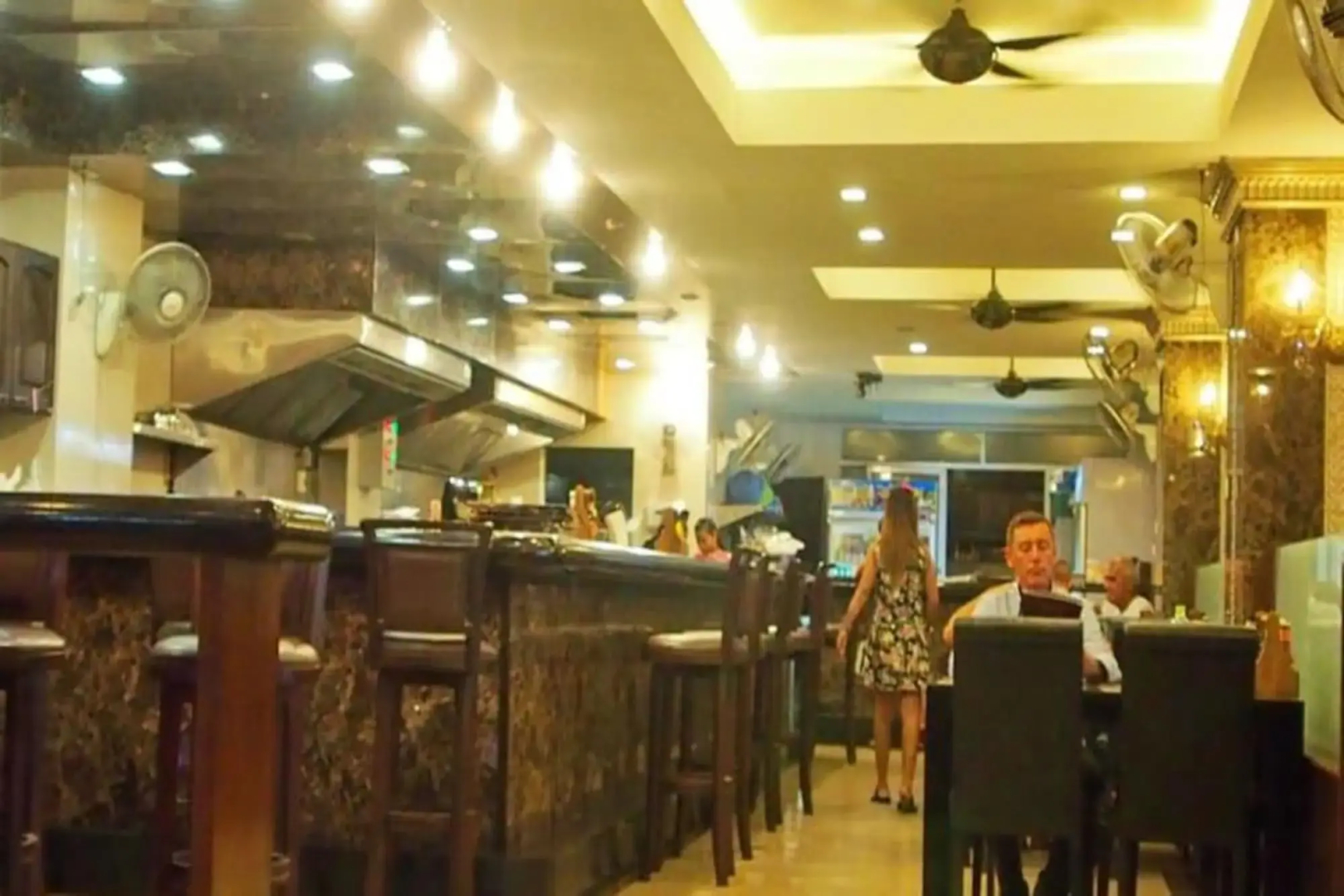 Maleez Lodge Hotel & Restaurant