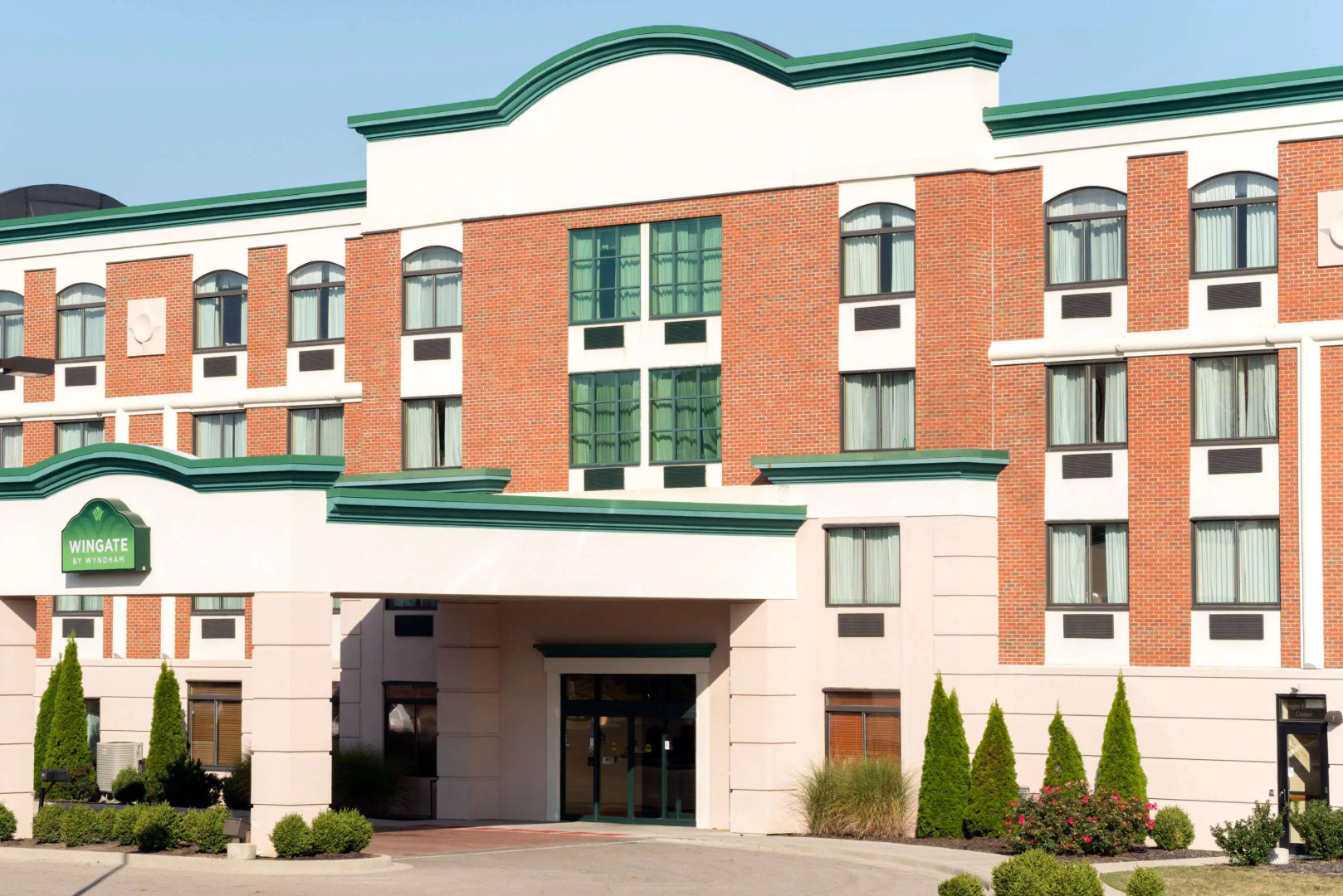 Howard Johnson by Wyndham Resort Pilar