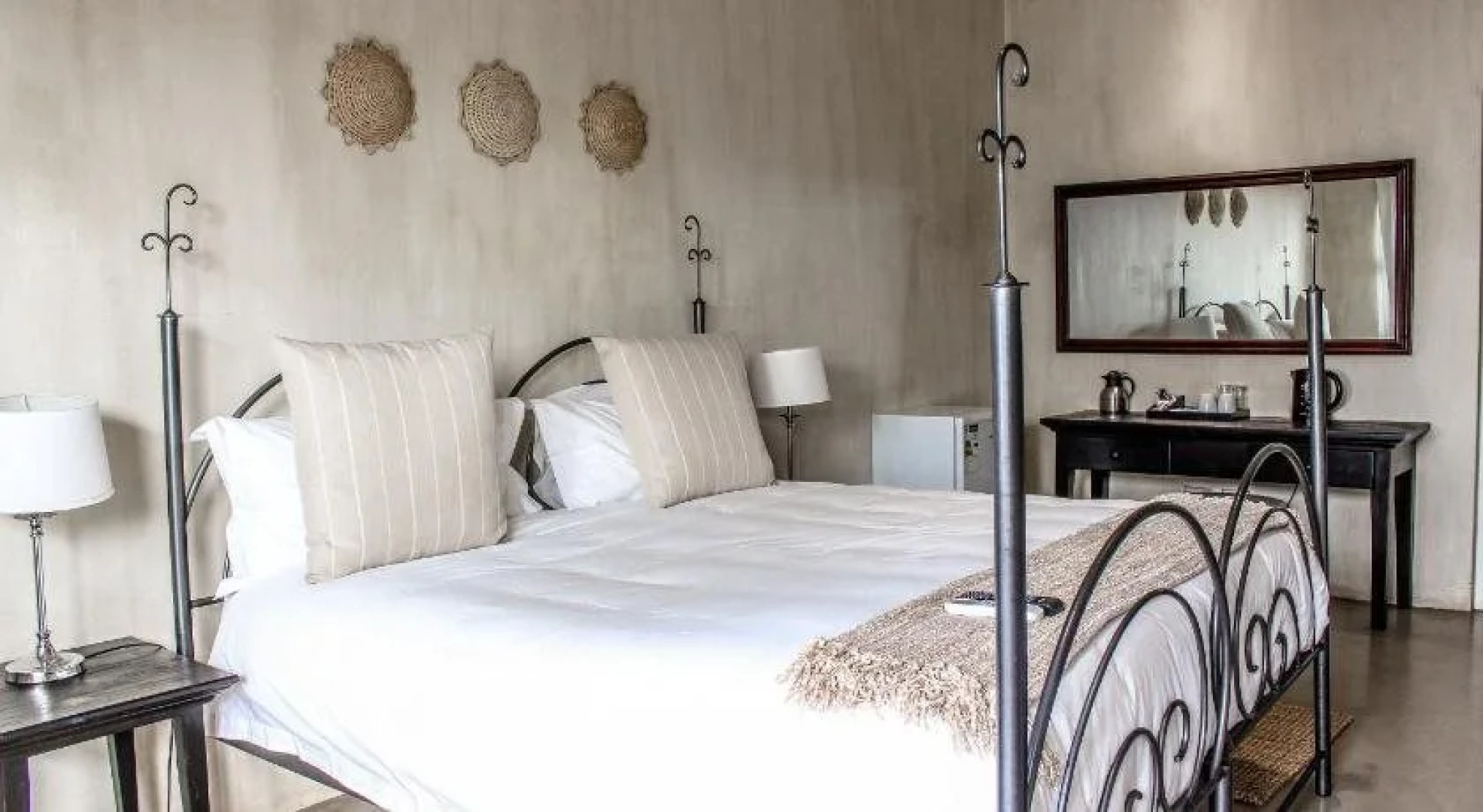 Jemimas Hospitality, Bunker on Bailie