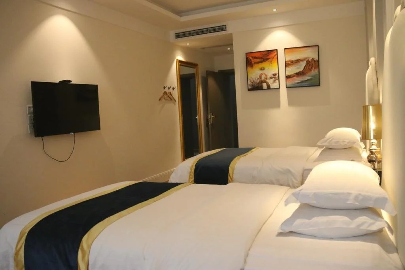 Ju Yuan Business Hotel