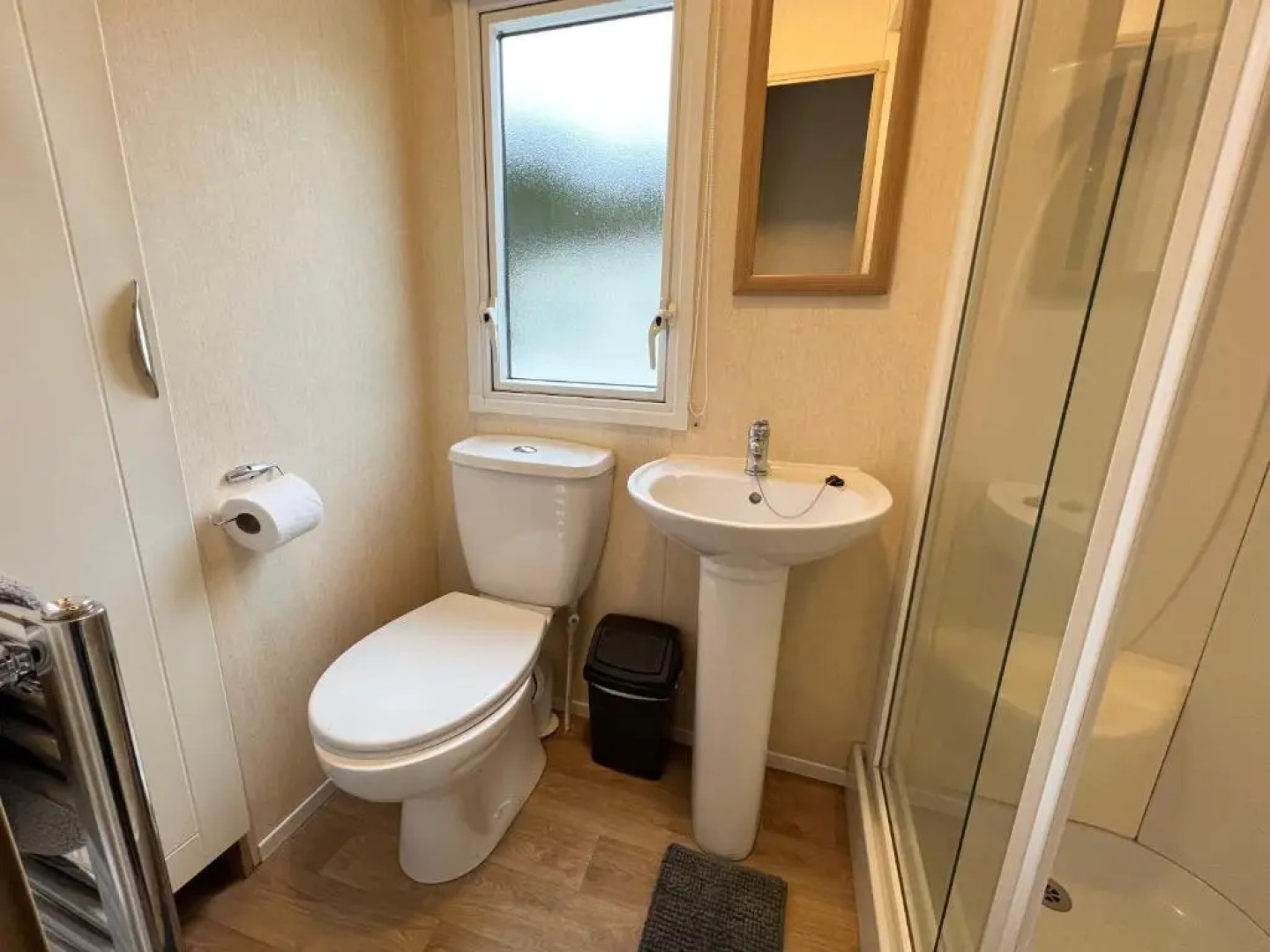 Luxury 2 Bedroom Caravan LG13, Shanklin, Isle of Wight