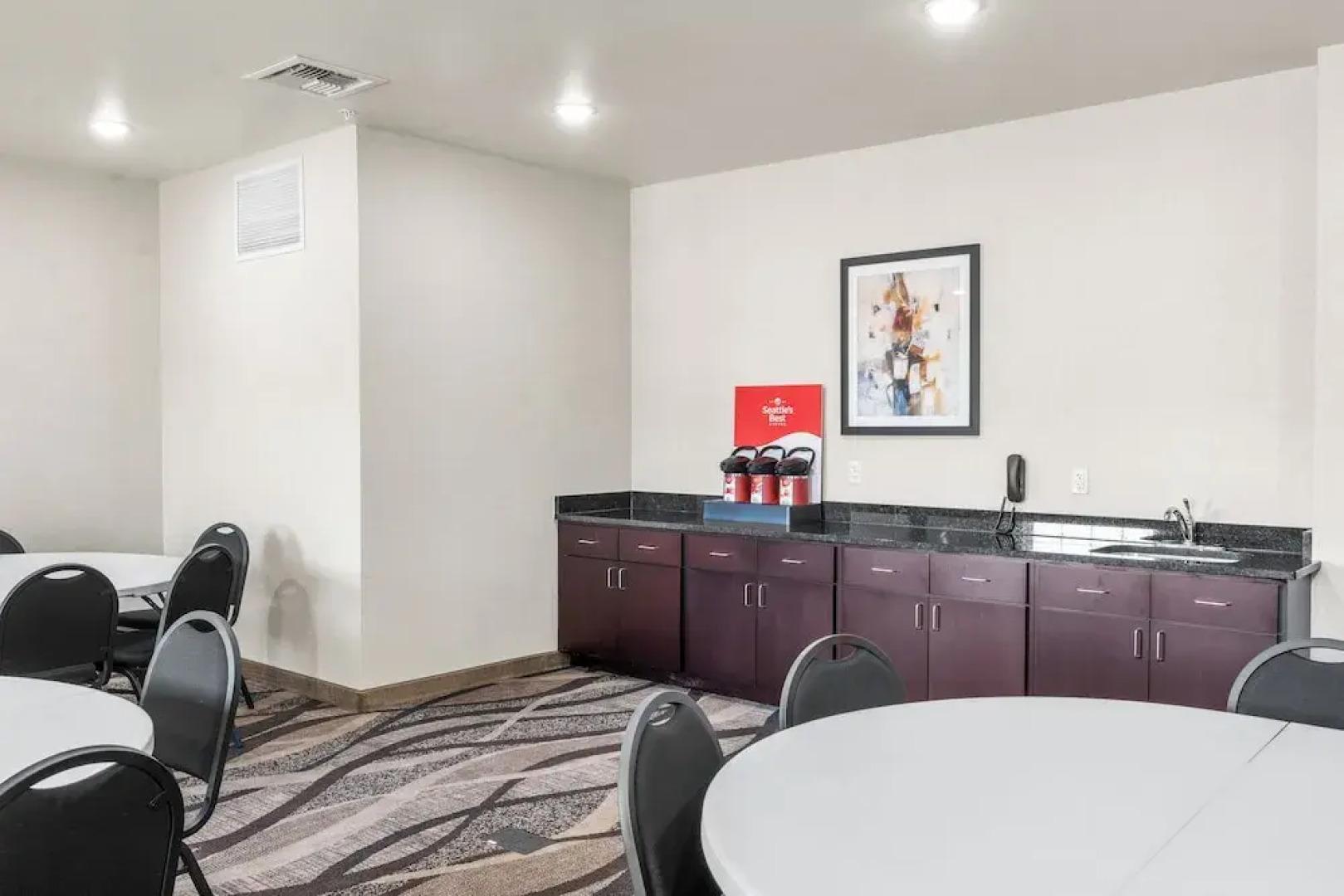 Cobblestone Hotel & Suites - Denmark/Green Bay