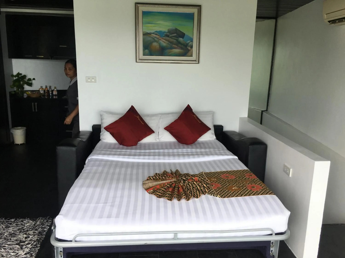 The Front Hotel and Apartment