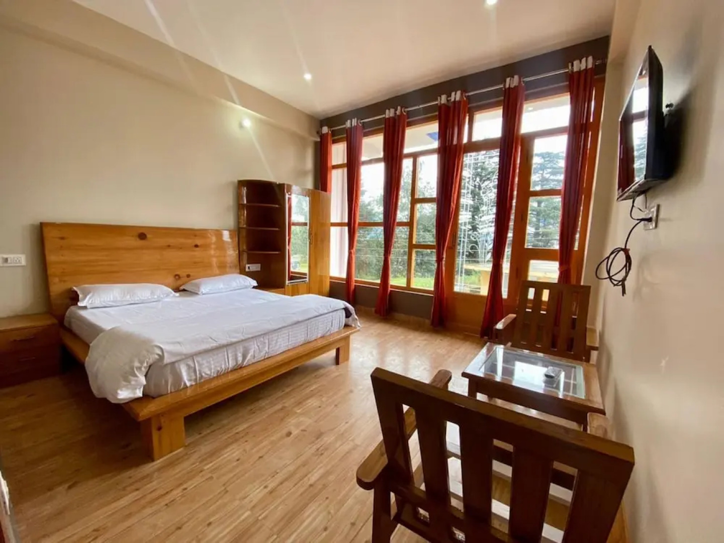 Goroomgo Mansarovar Inn Munsyari