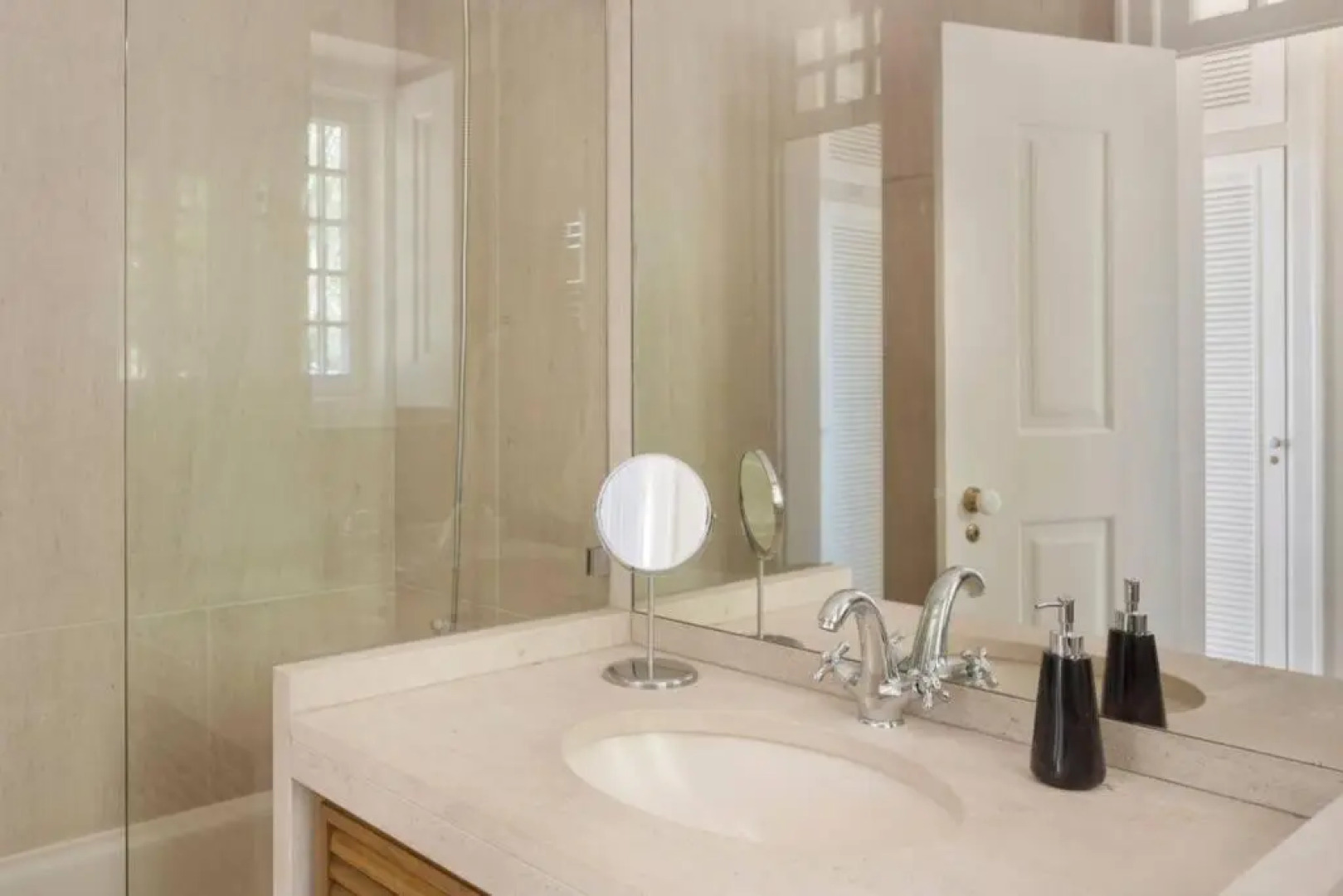 Amazing 4 bedroom Villa with POOL, View & Garden