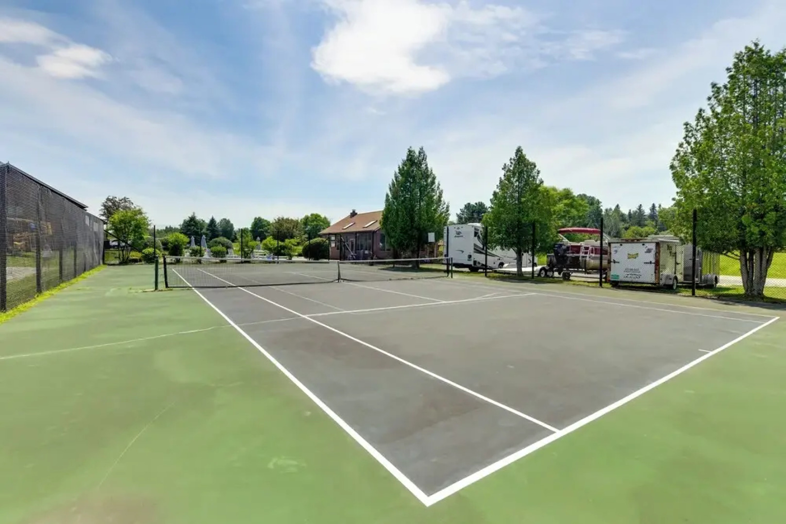 Pool Access: Waterfront Lake Memphremagog Condo!