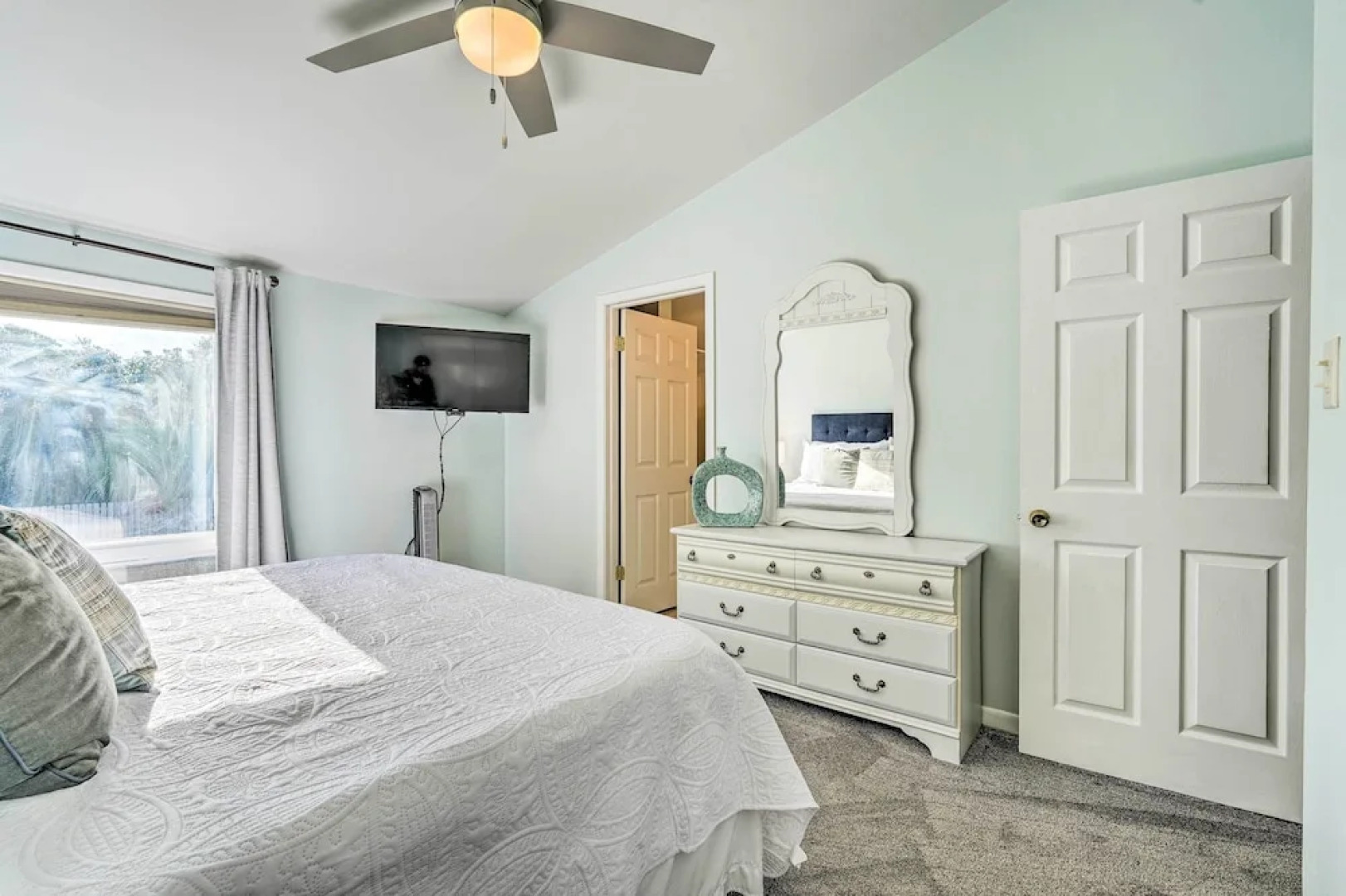 PCB Escape w/ Pool & Beach Access, Beach Chairs!