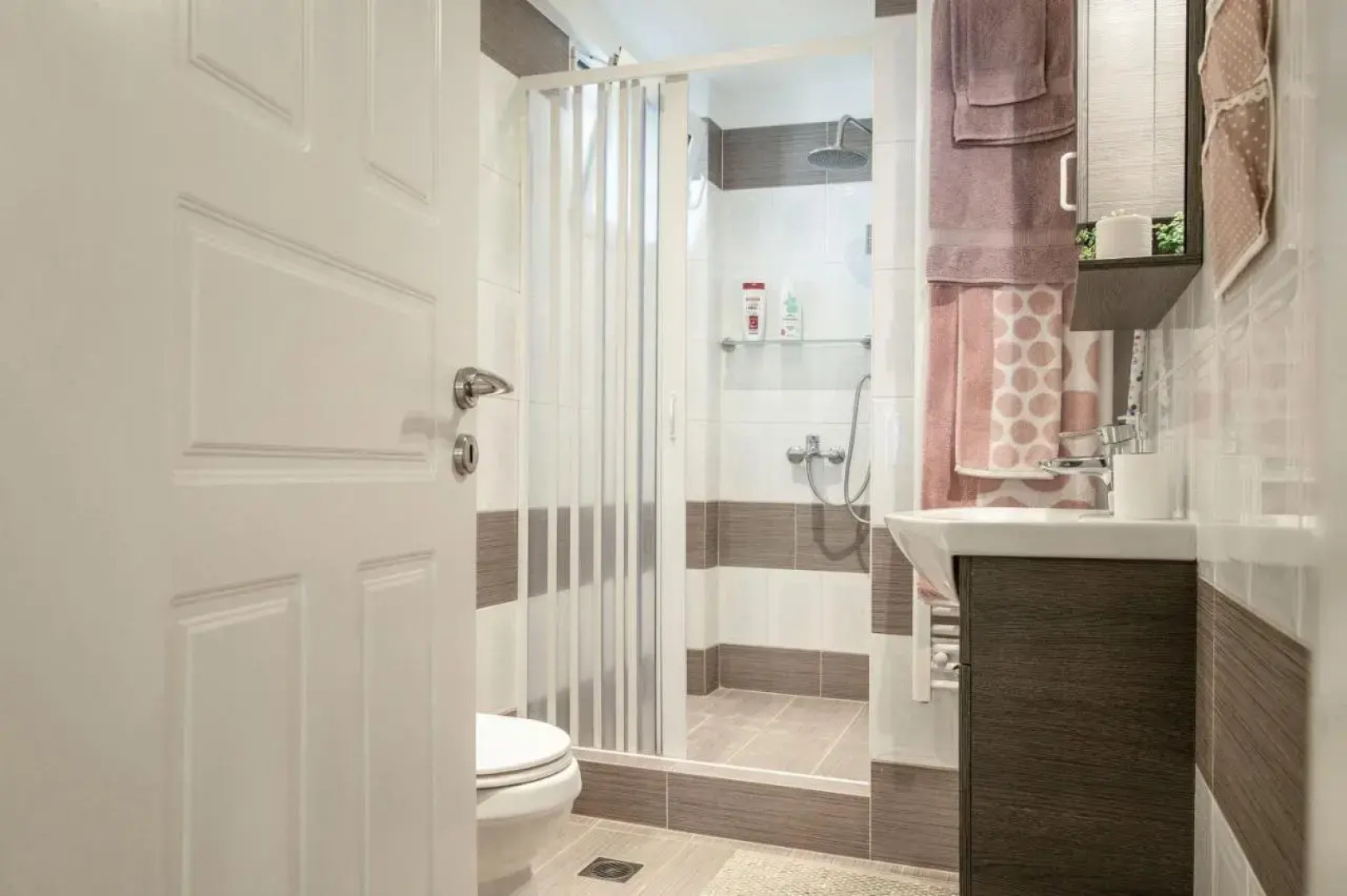 'The Ivory' House Project In Athens