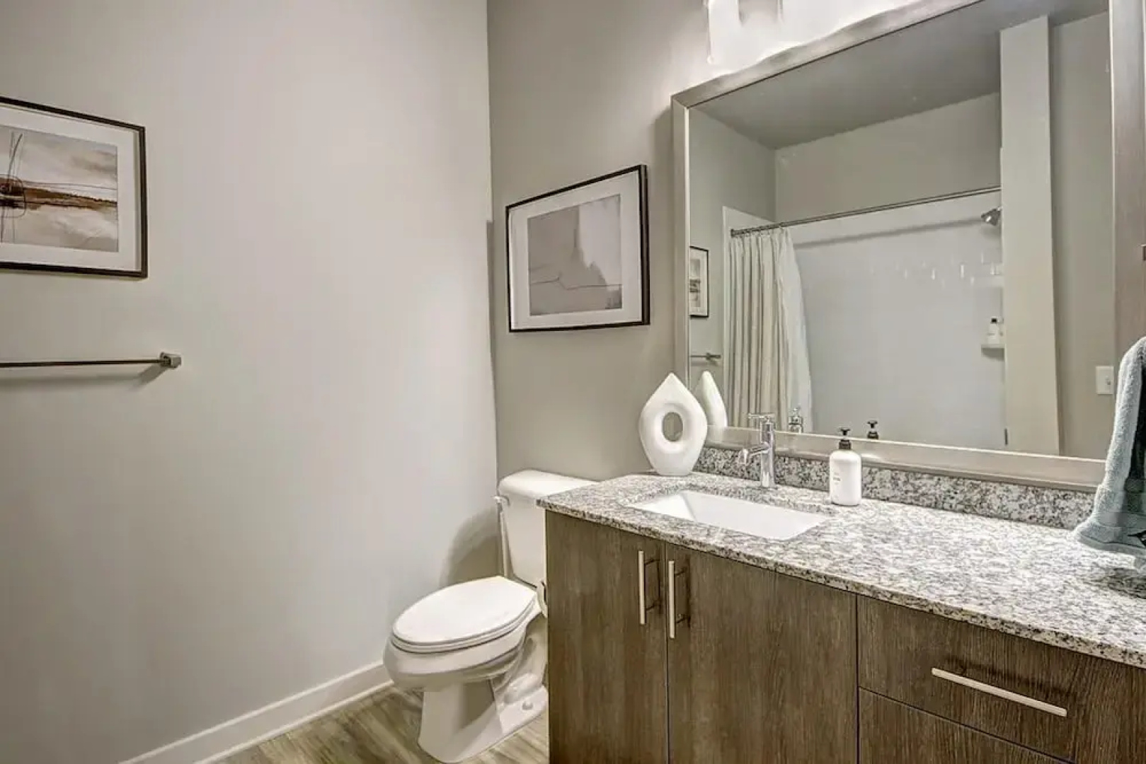 Relax in a Calming Atmosphere in Tucker