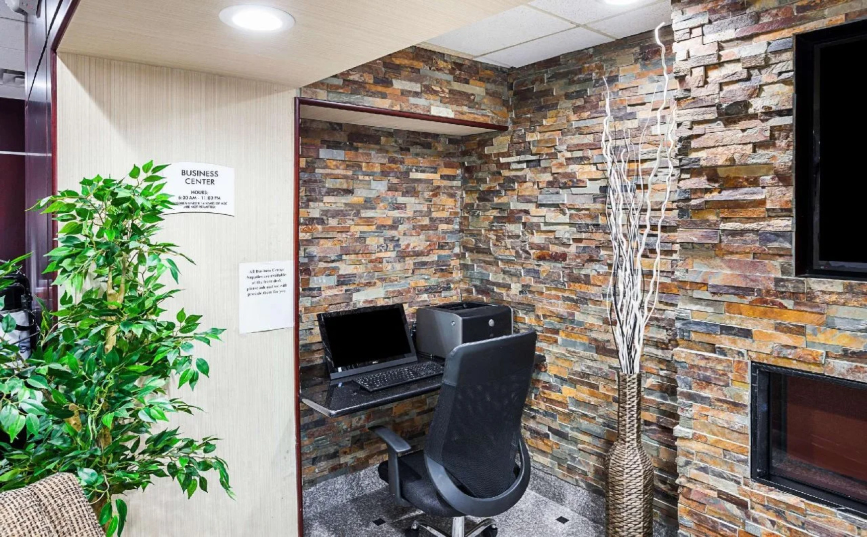 Quality Inn & Suites Cincinnati Downtown Area