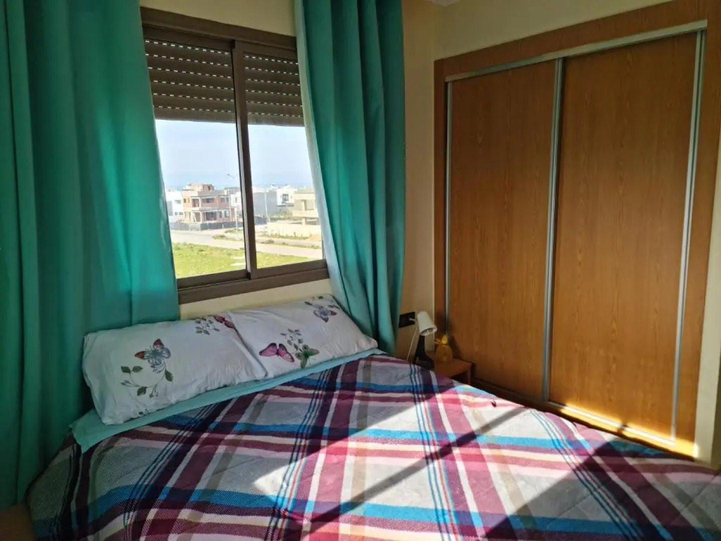 Appartement neuf avec piscine à 300m de la plage!