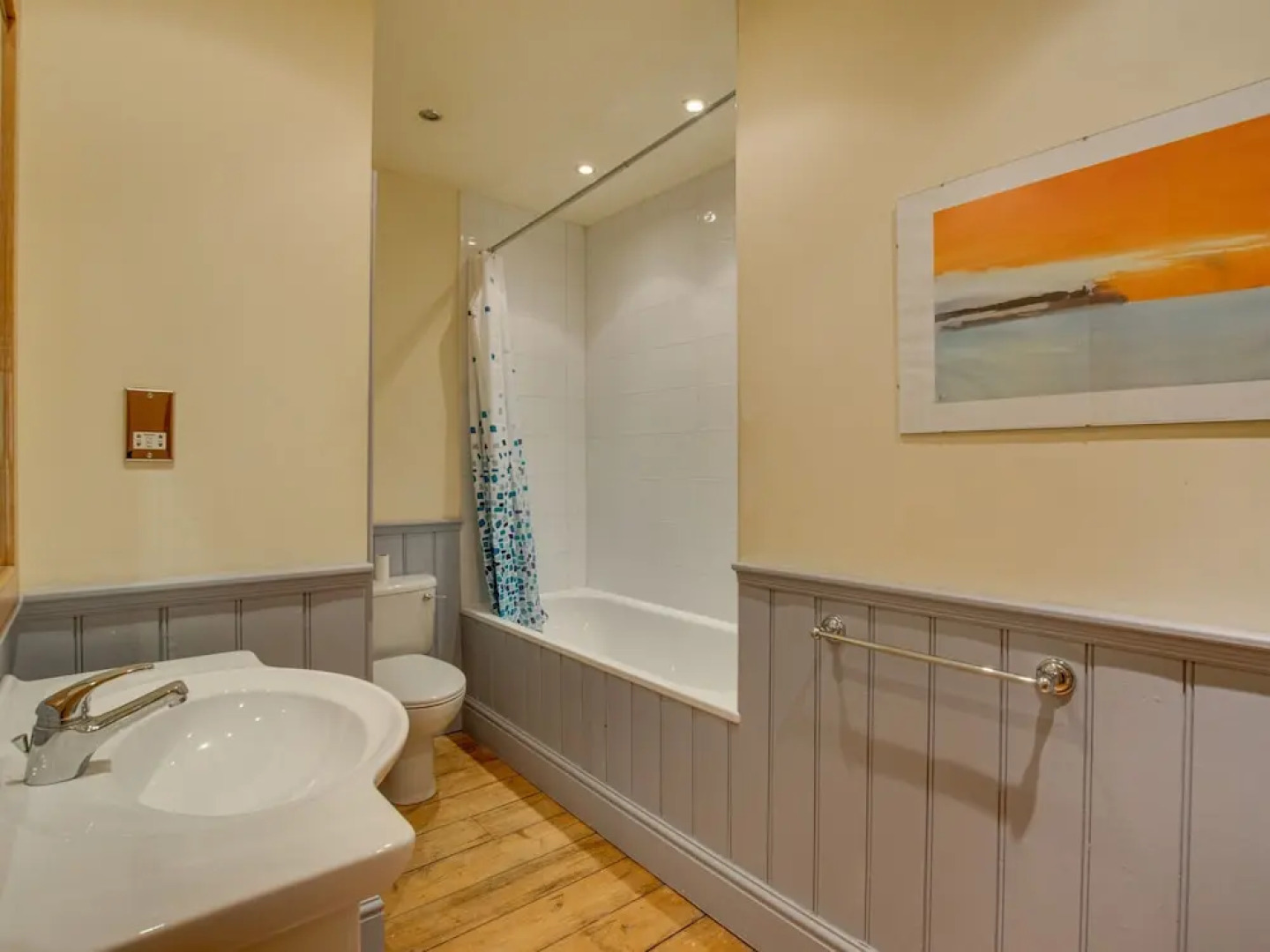 Modern Apartment Near the Estuary of the Mawddach River