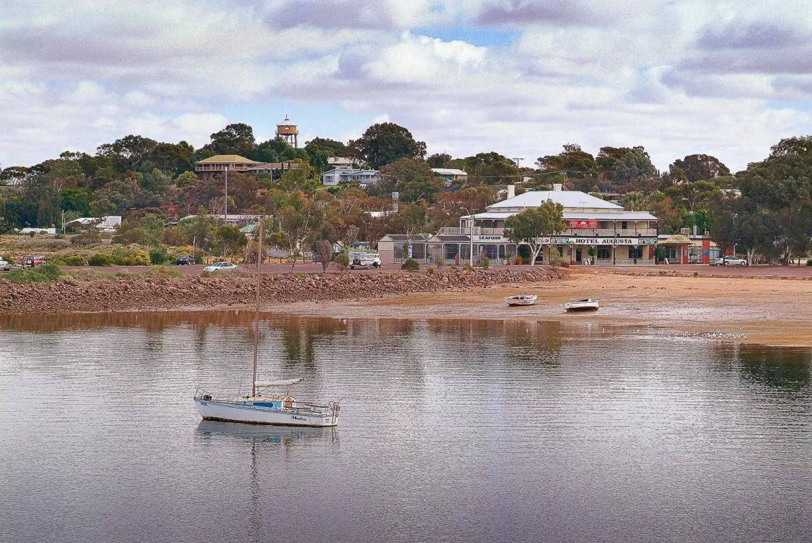 The Standpipe Golf Motor Inn