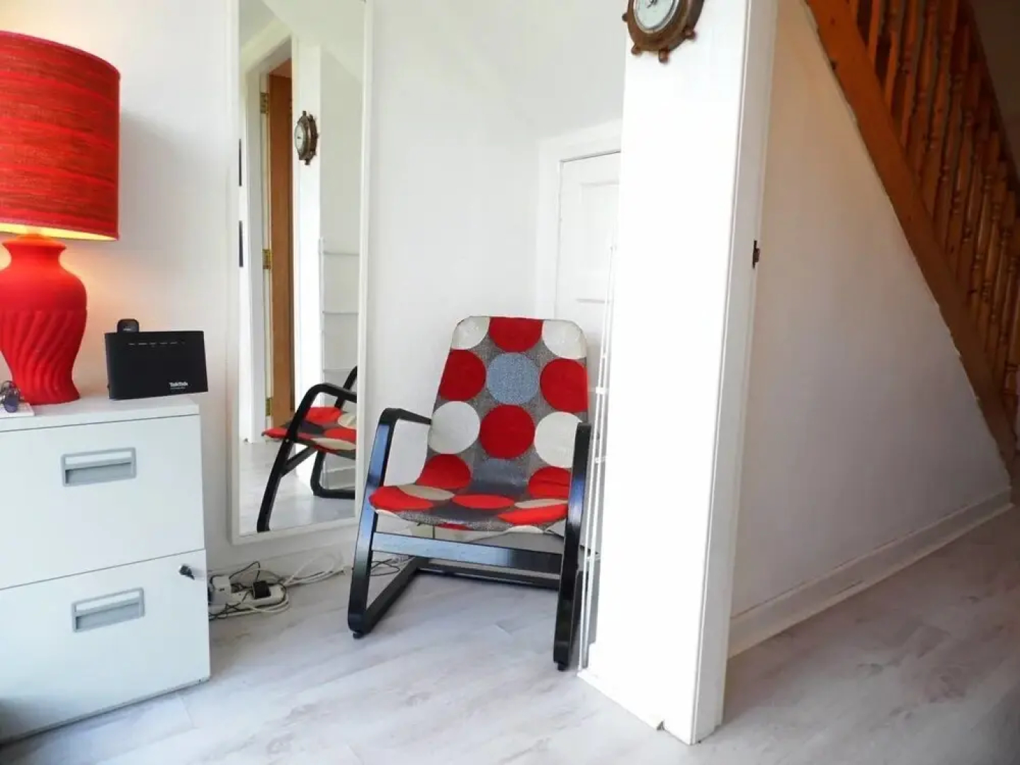 Near GLA Airport - Ideal hub for Paisley & Glasgow