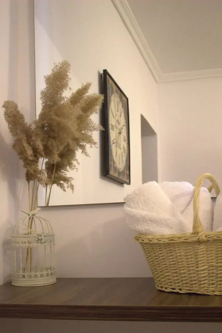 The Twins' House - Binjaket