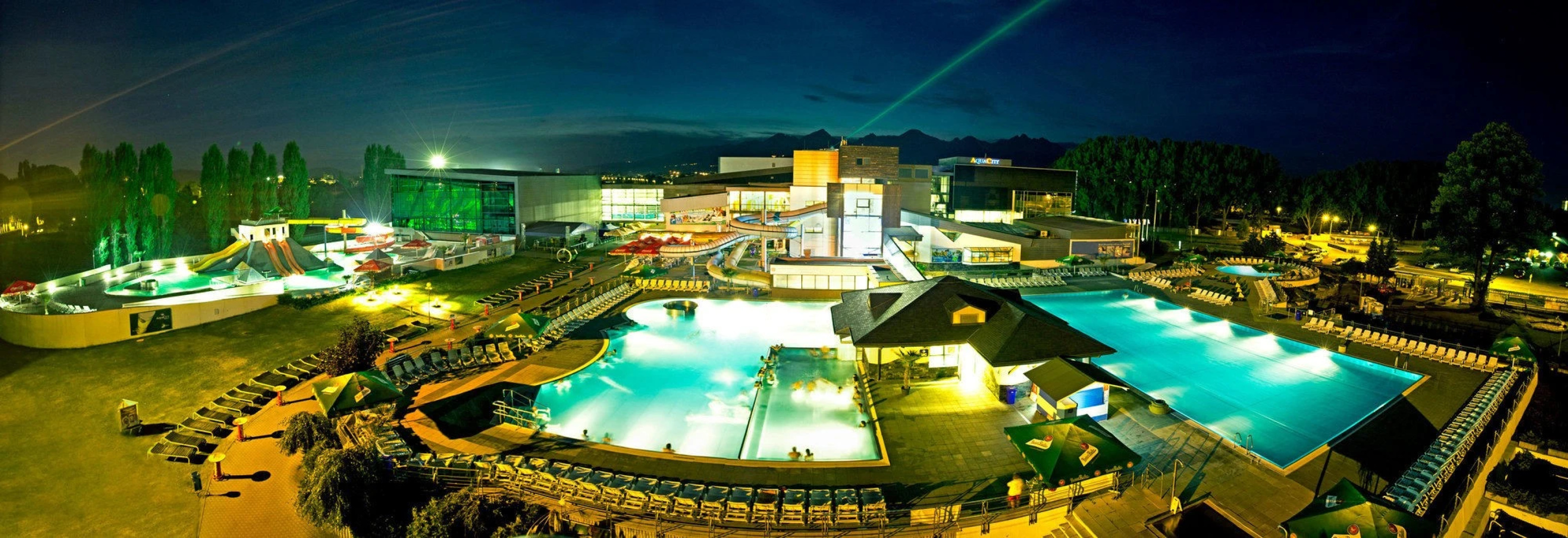 Hotel AquaCity Seasons