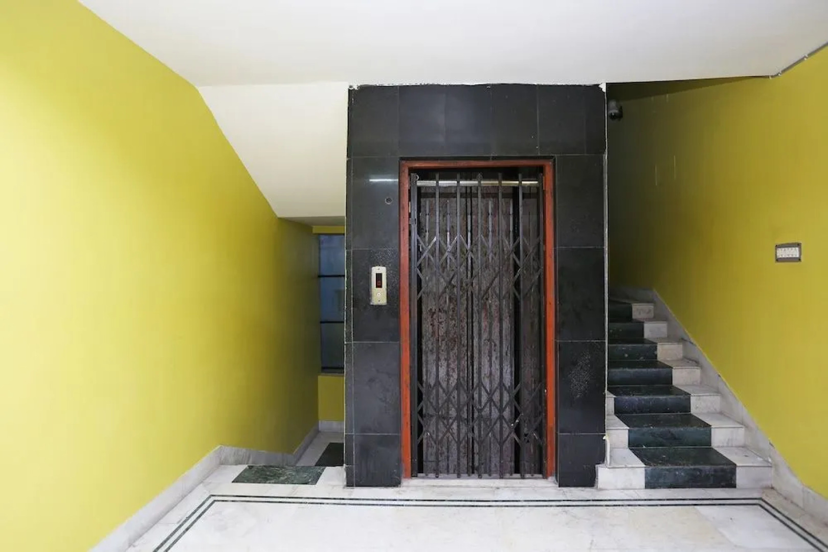 OYO 13568 Debalay Guest House