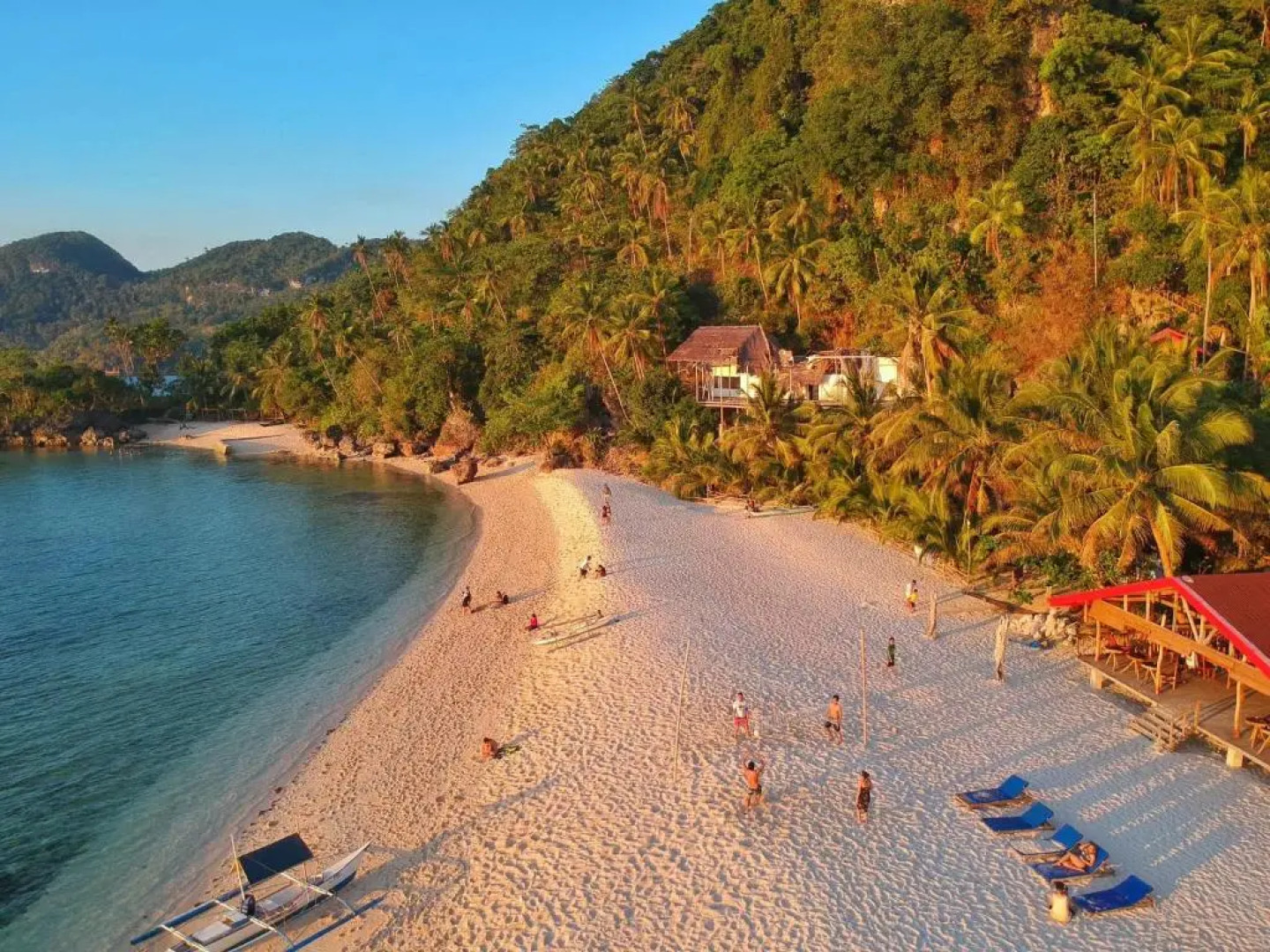 White Beach Front and Cottages Hinugtan Resort in Buruanga