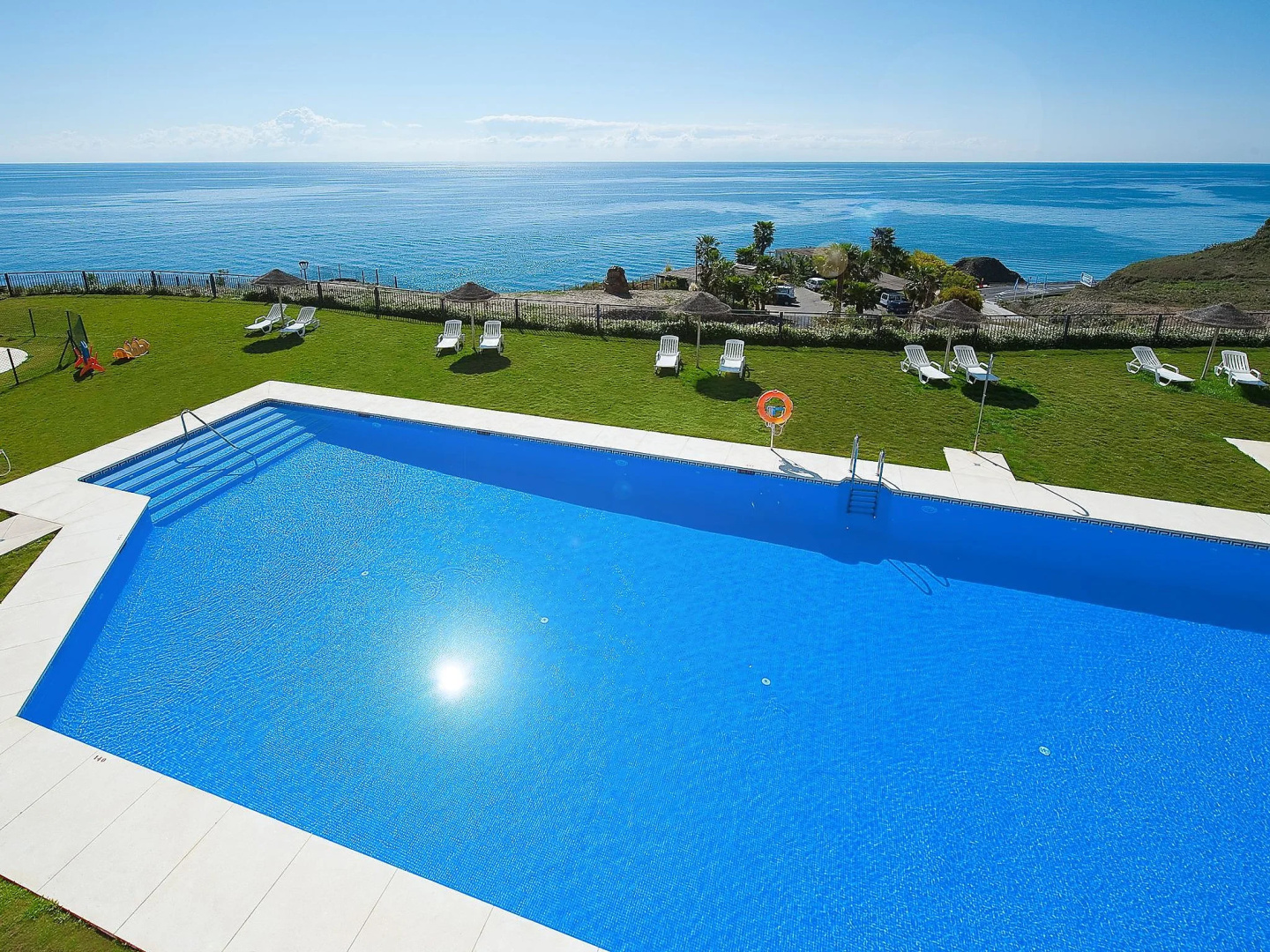 Apartment Magnificent front seaview, Torrox