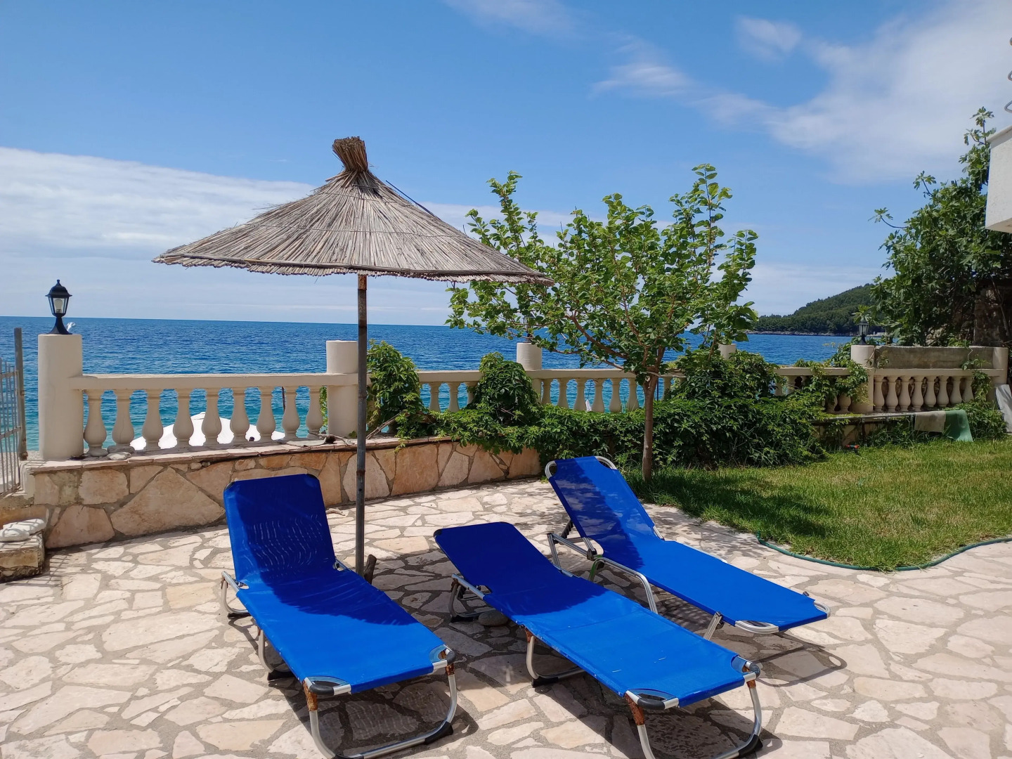 Magic Ionian Apartments & Rooms
