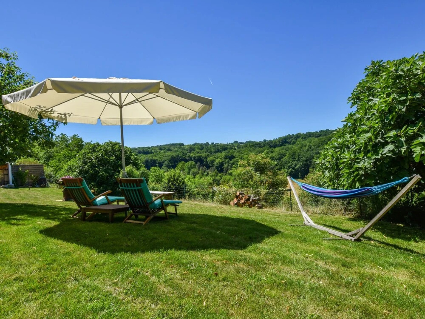 Renovated house with private swimming pool, close to Villefranche-du-Périgord.