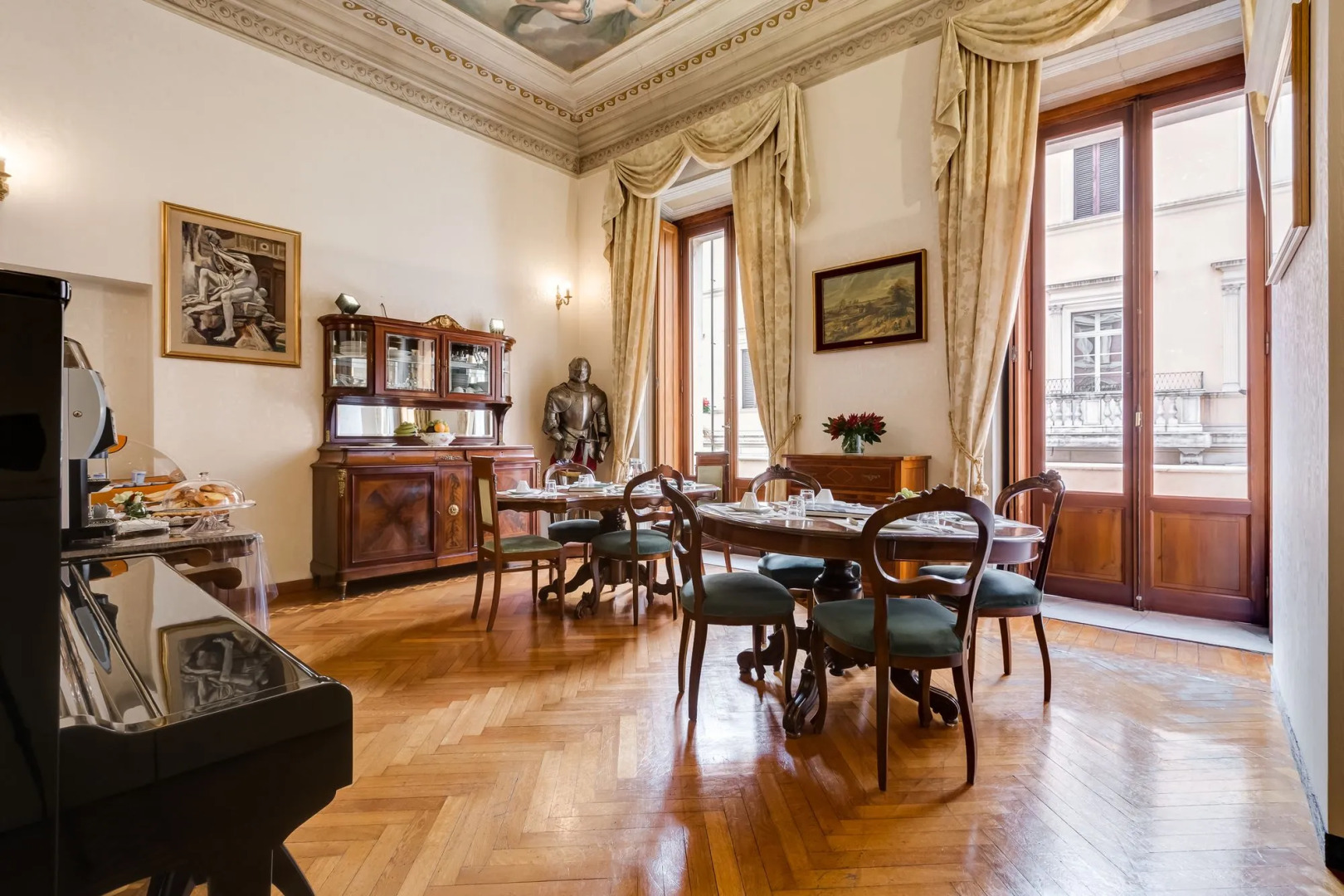 Affreschi Su Roma Luxury B&B