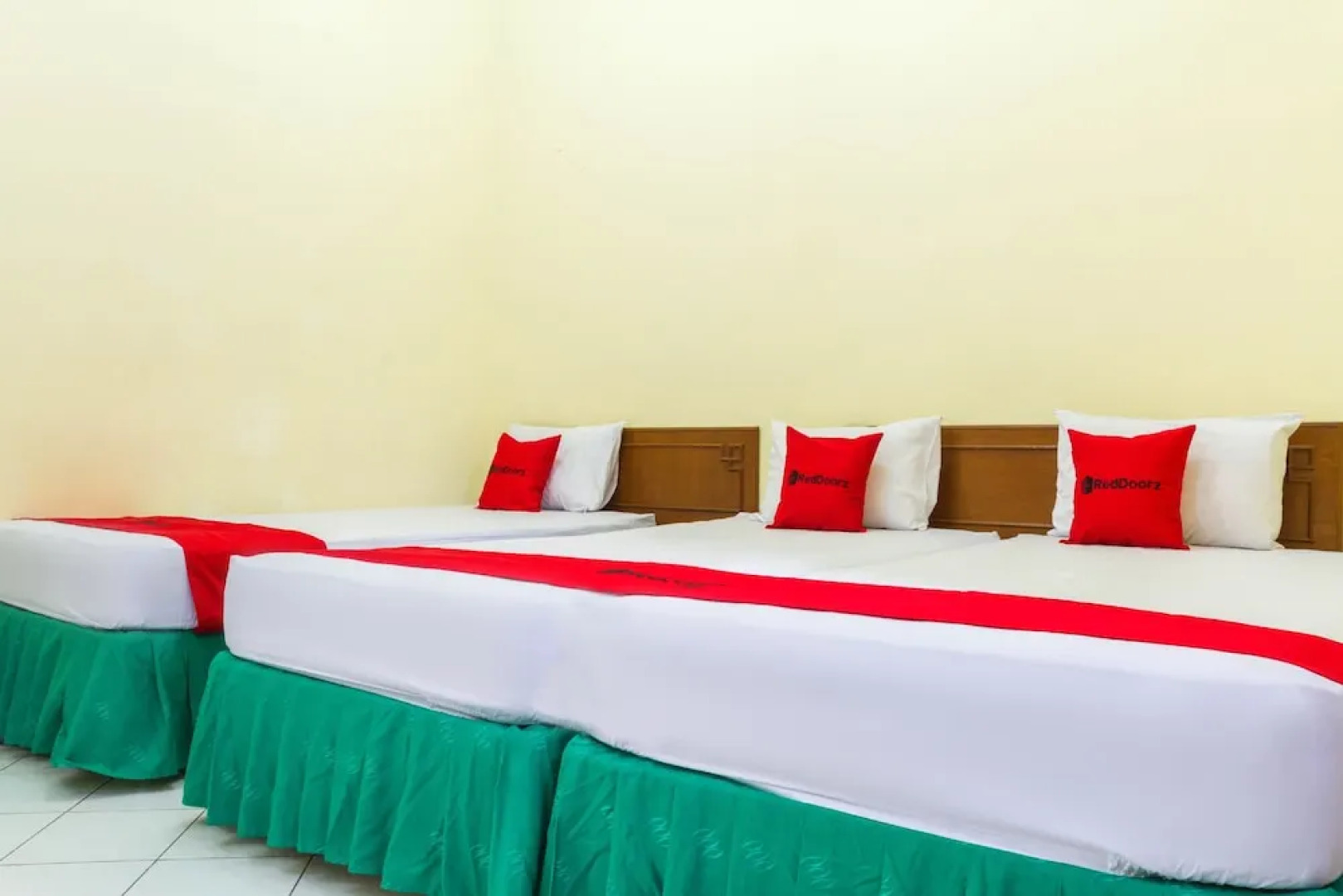 Reddoorz Near Grage City Mall 2