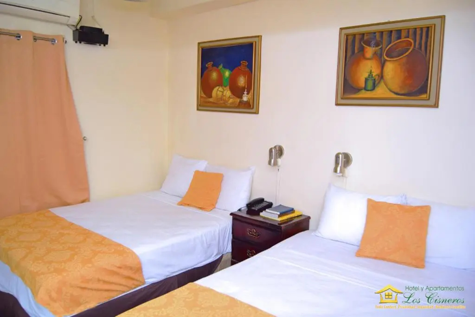 Hotel y Apartamentos Los Cisneros