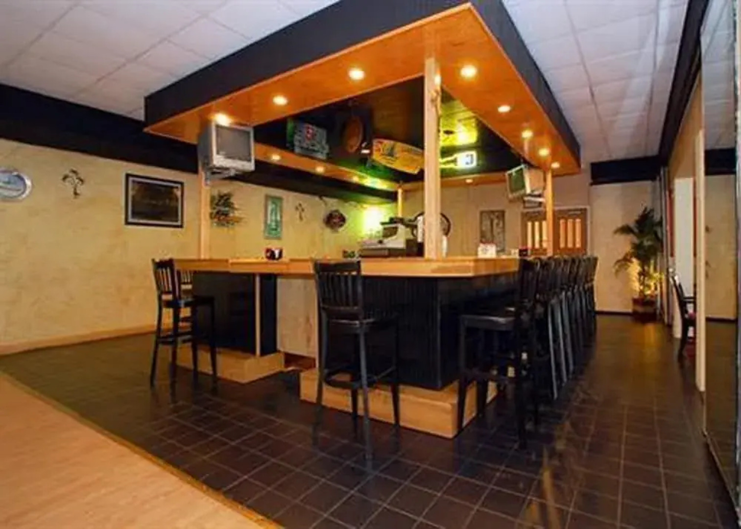 Hudson Valley Hotel And Conference Center