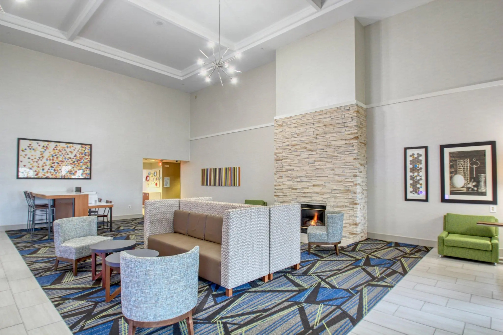 Holiday Inn Express Hotel & Suites Oshkosh by IHG