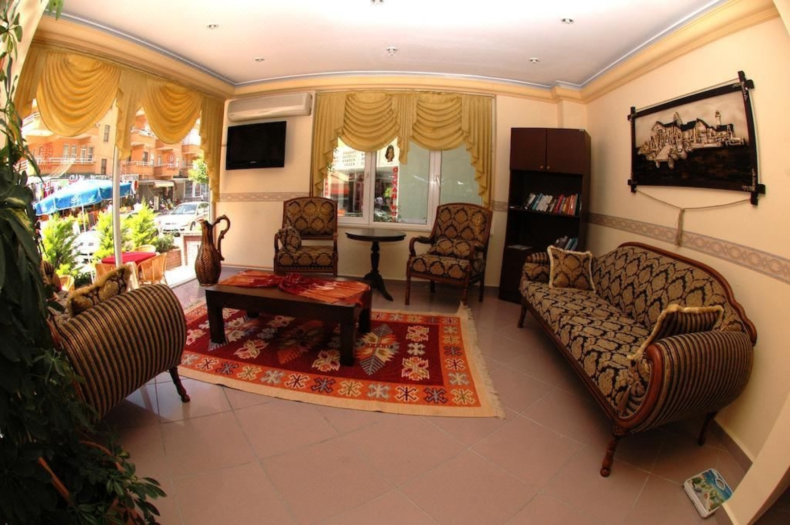 Miss Cleopatra Hotel