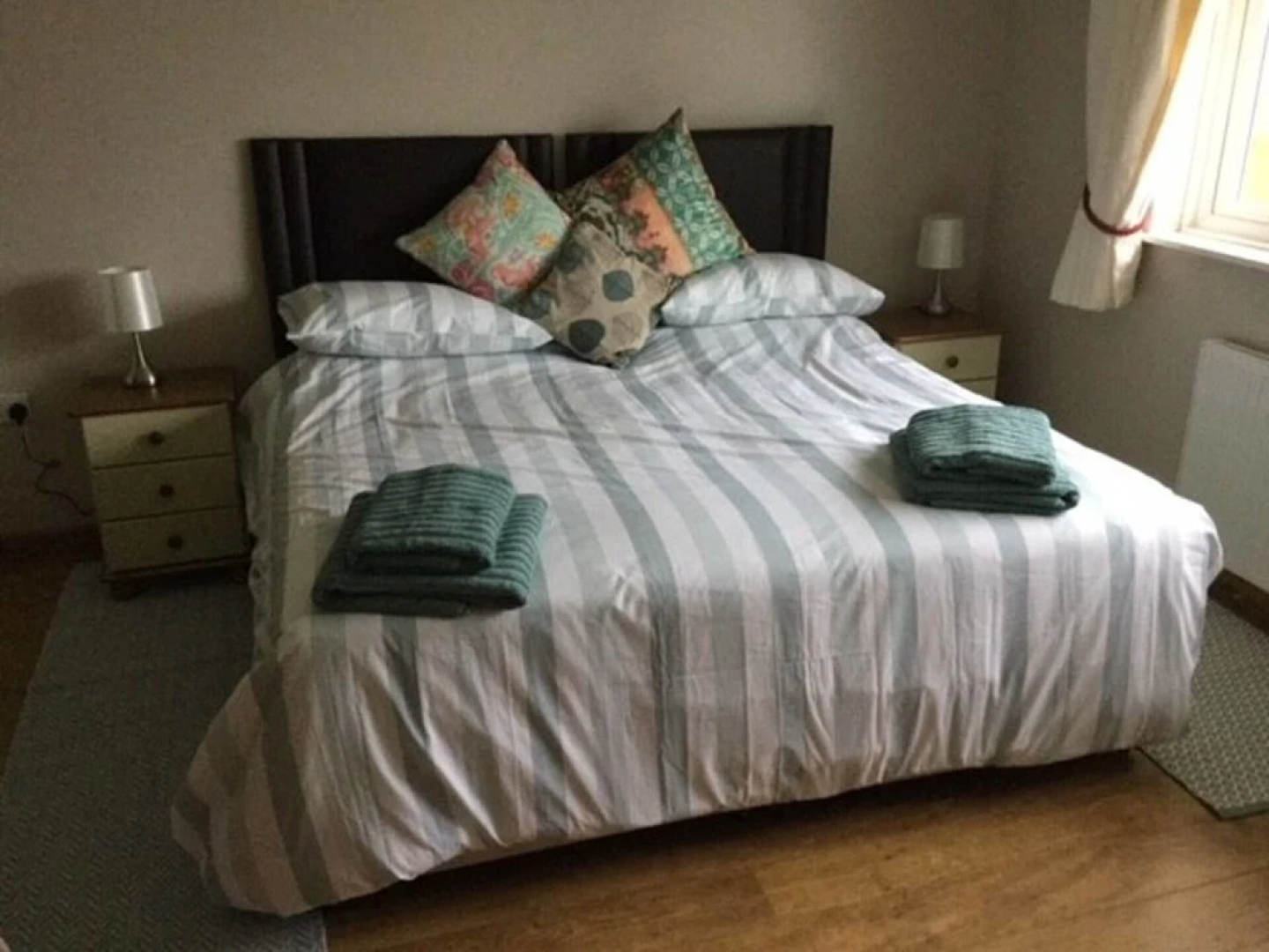 Lovely Spacious Studio Stunning Views Min yr Awel