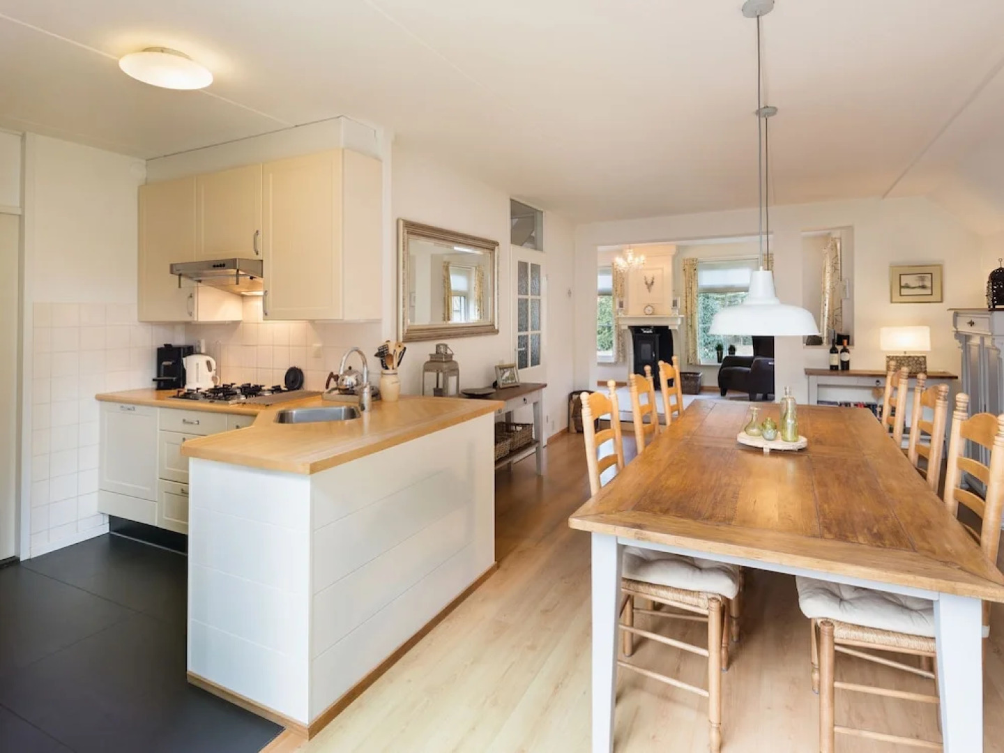 Romantic Villa With a Dishwasher, Near a National Park