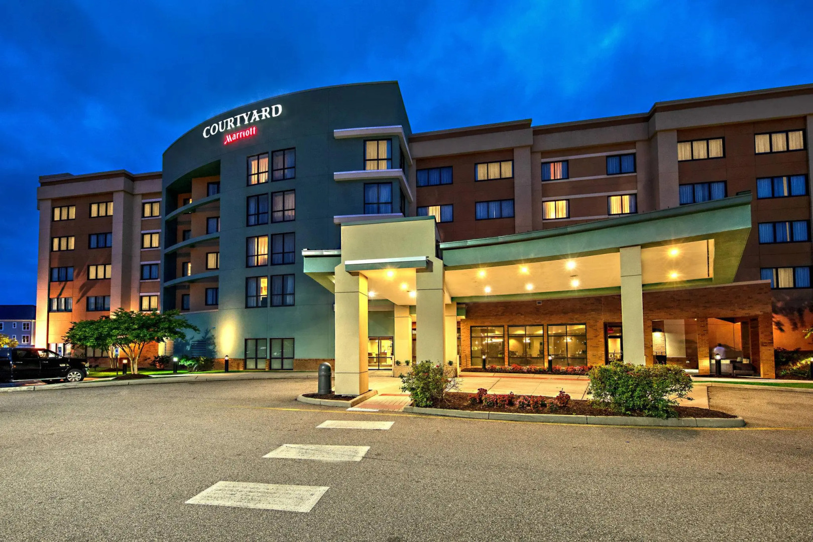 Courtyard by Marriott Newport News Airport