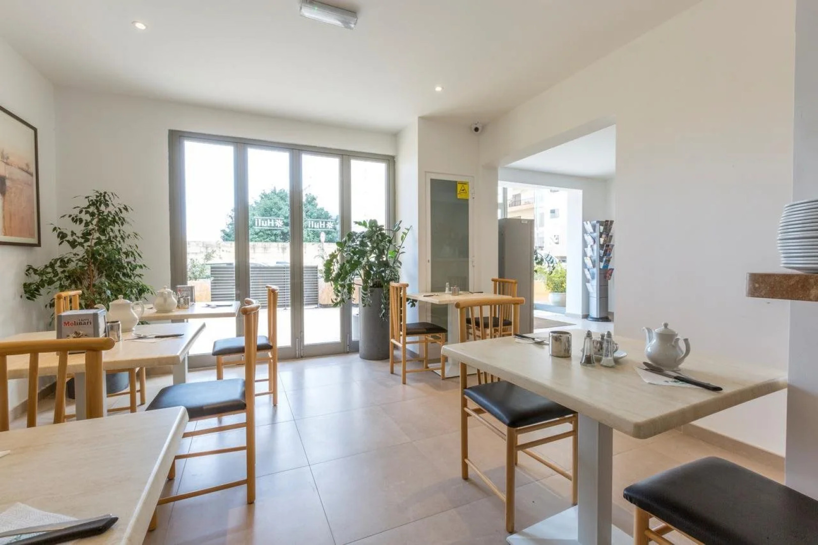 Huli Hotel & Apartments