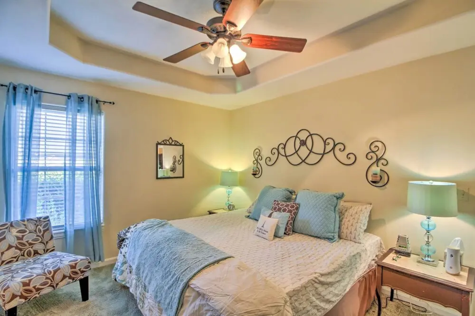 Pet-friendly Home w/ Yard: 9 Mi to Table Rock Lake