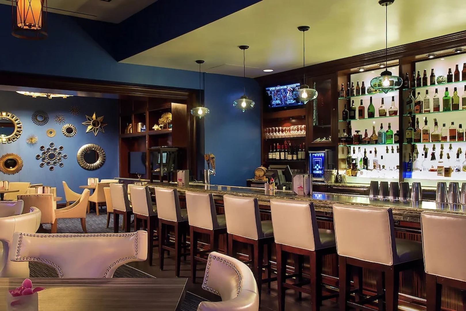 888 Two Bedroom Three Bath Suite at Signature Condo Hotel