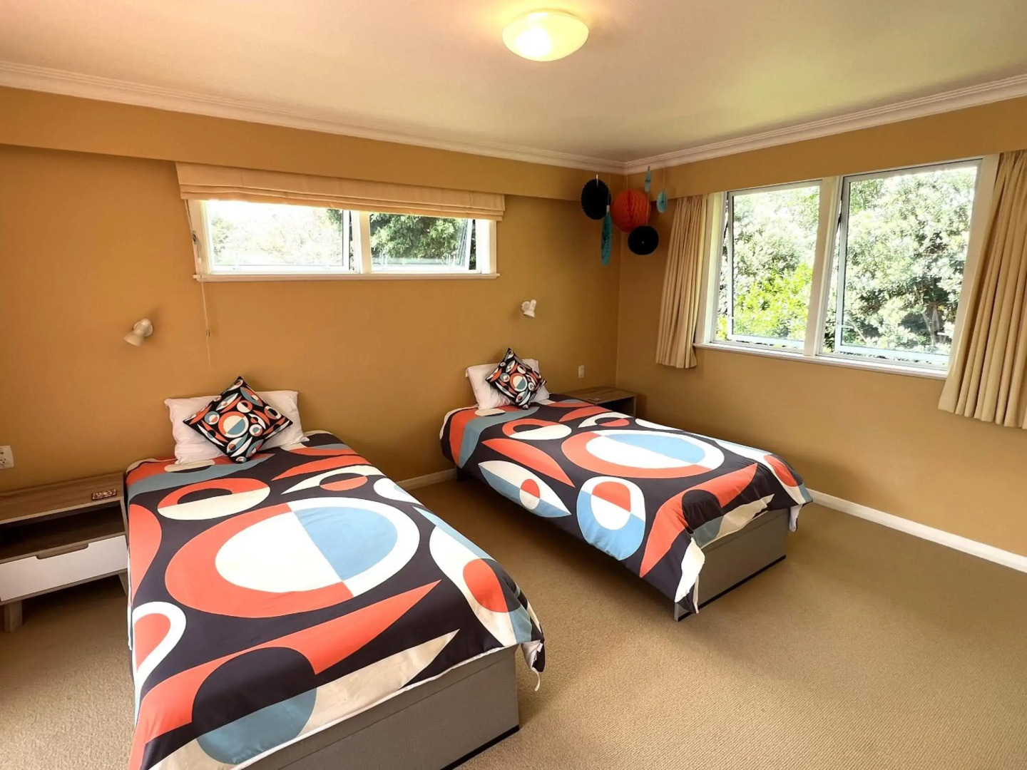 Tranquility Base - Waikanae Beach Holiday Home