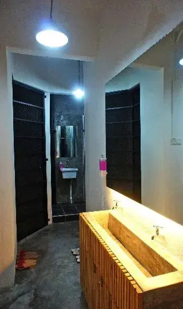 Roomies Penang Guesthouse