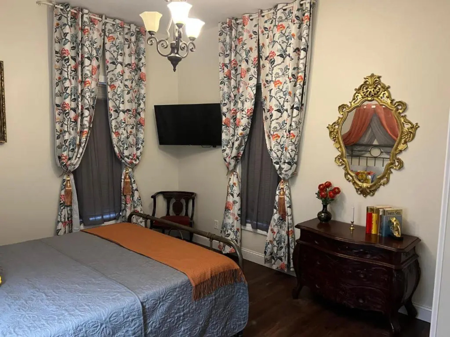 Holland Farmhouse Inn B & B