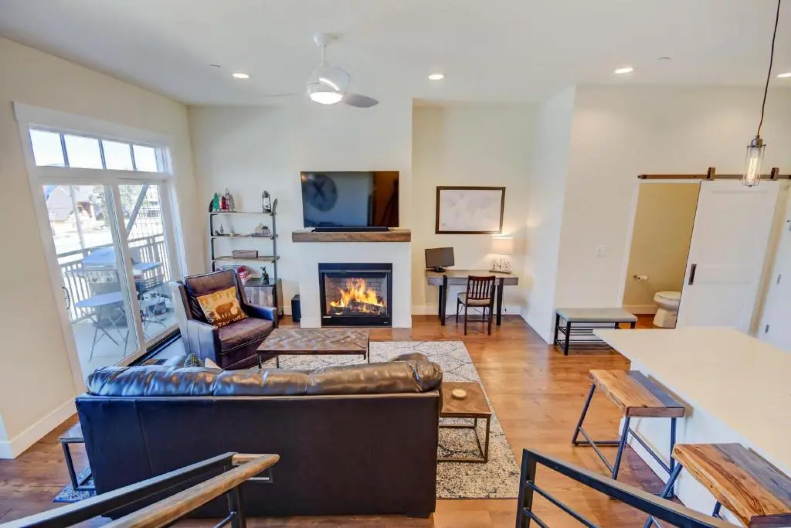 New Luxury Loft #19 Near Resort Huge Hot Tub & Views - FREE Activities & Equipment Rentals Daily