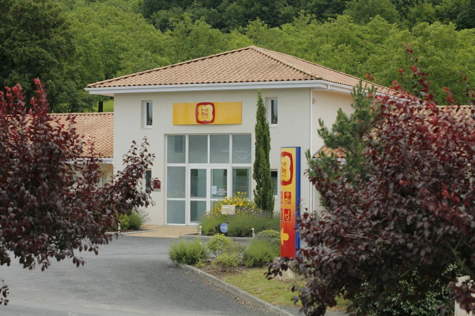 Hôtel Confort Le Moulin Rouge