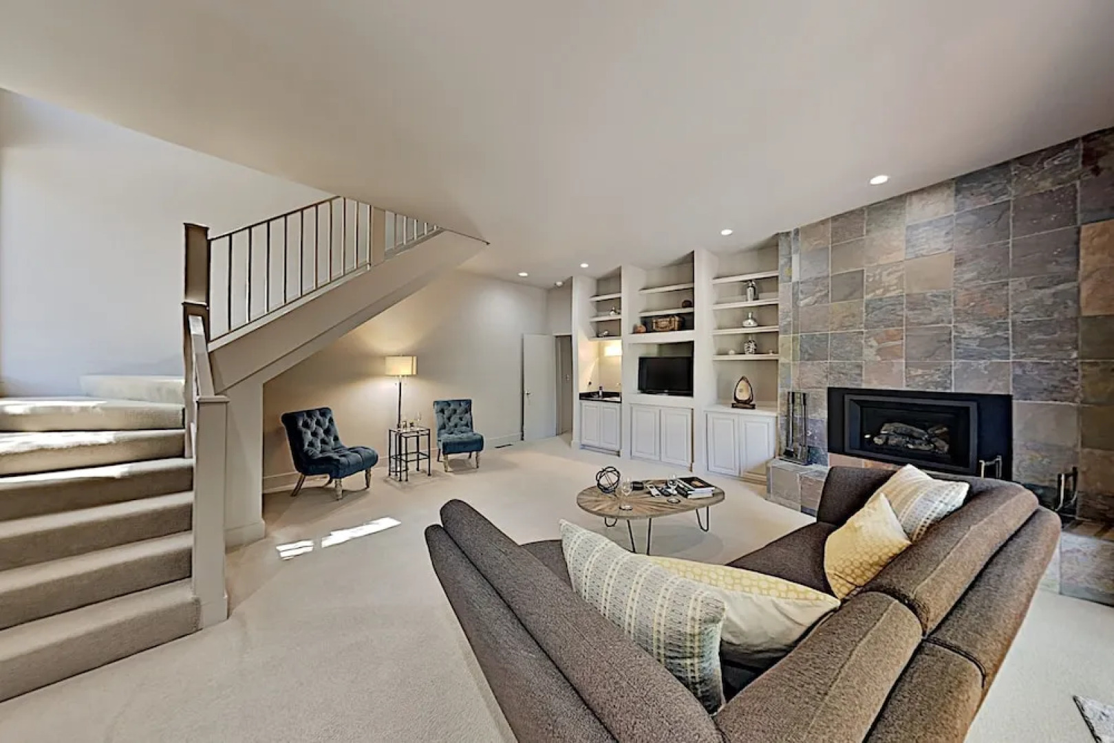 2600 Glen Ellen Home - 3 Br home by RedAwning