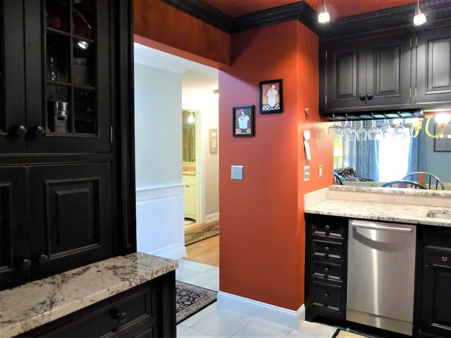 112 Chilton - 2 Bedroom Condo