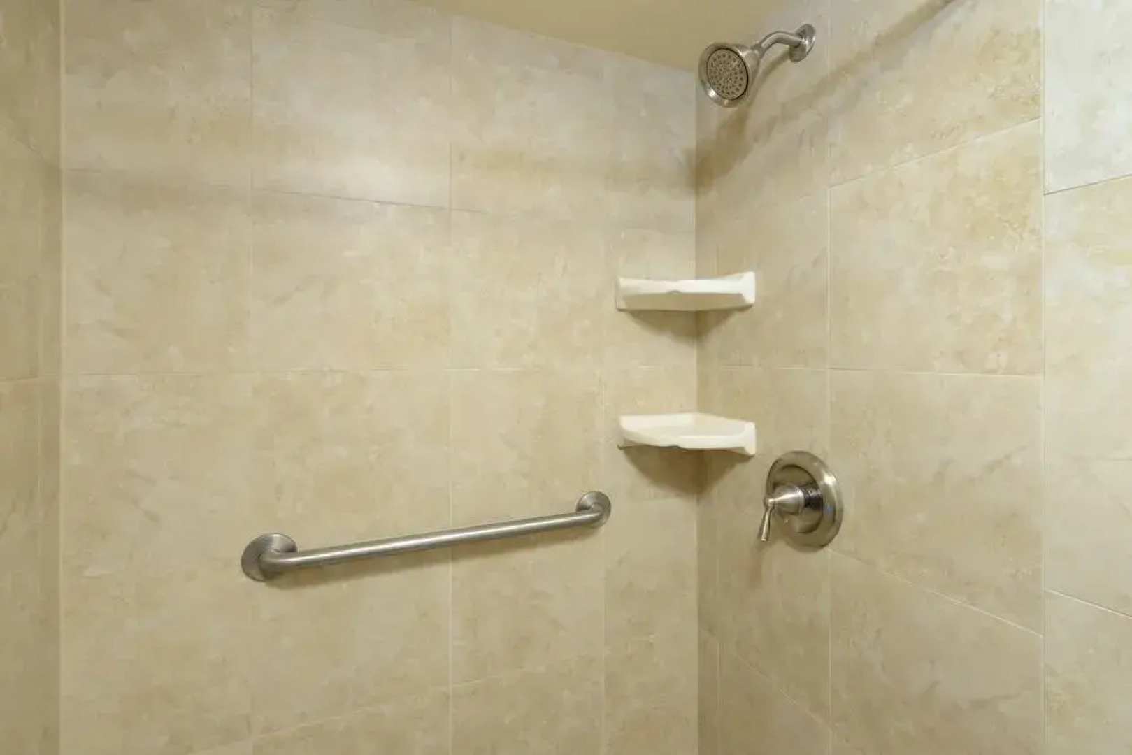 Kaleialoha #204 1 Bedroom 1 Bathroom Condo by Redawning