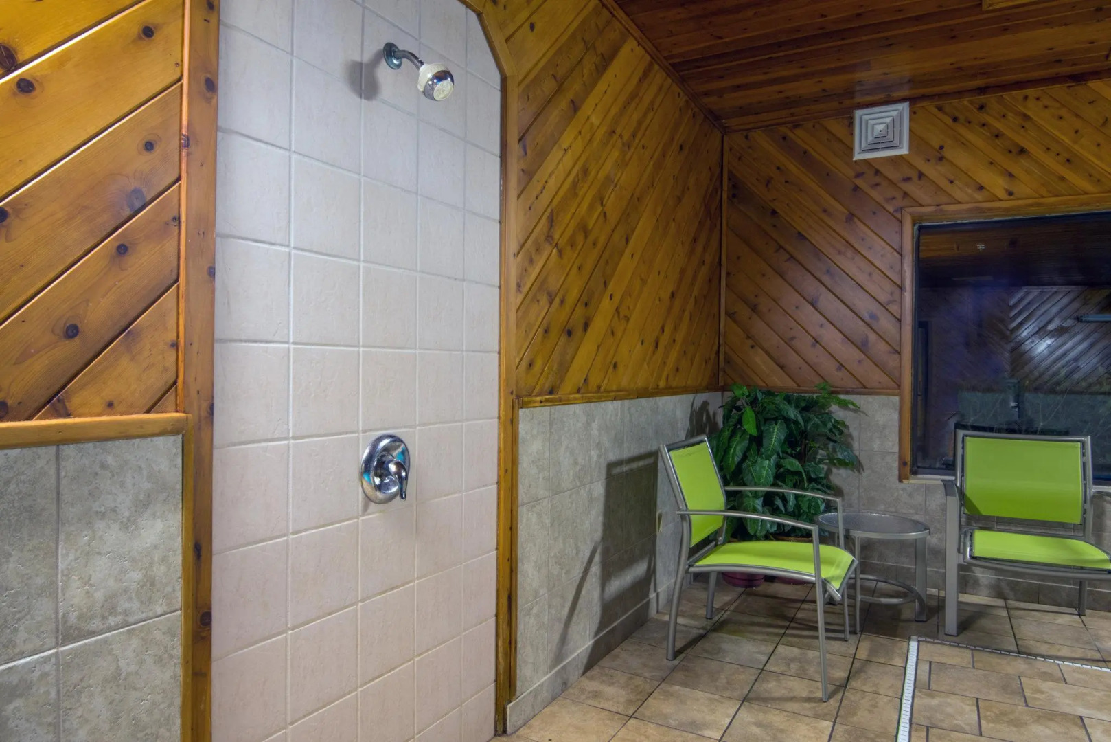 Holiday Inn Express & Suites Wauseon by IHG