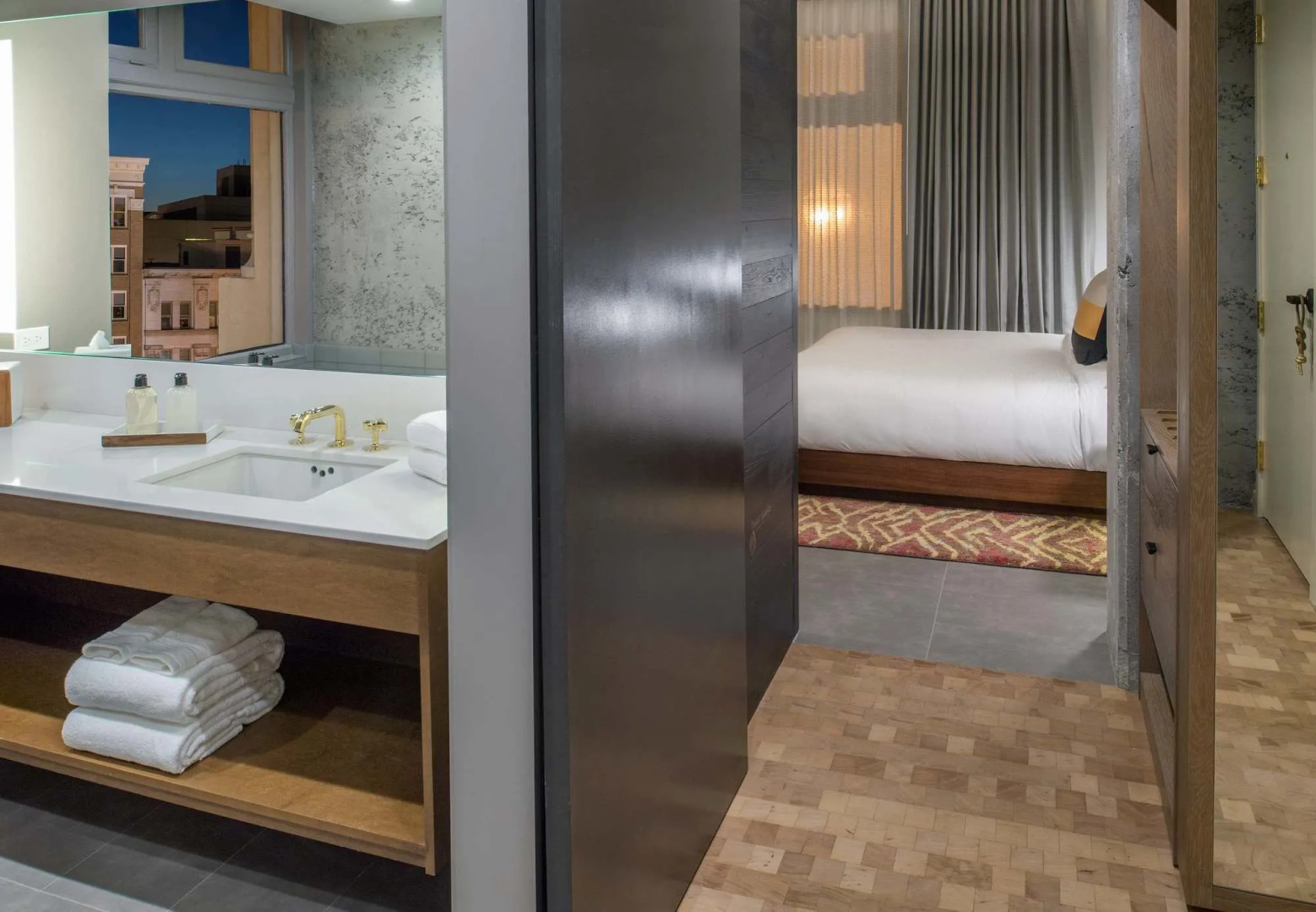 The Hi-Lo, Autograph Collection