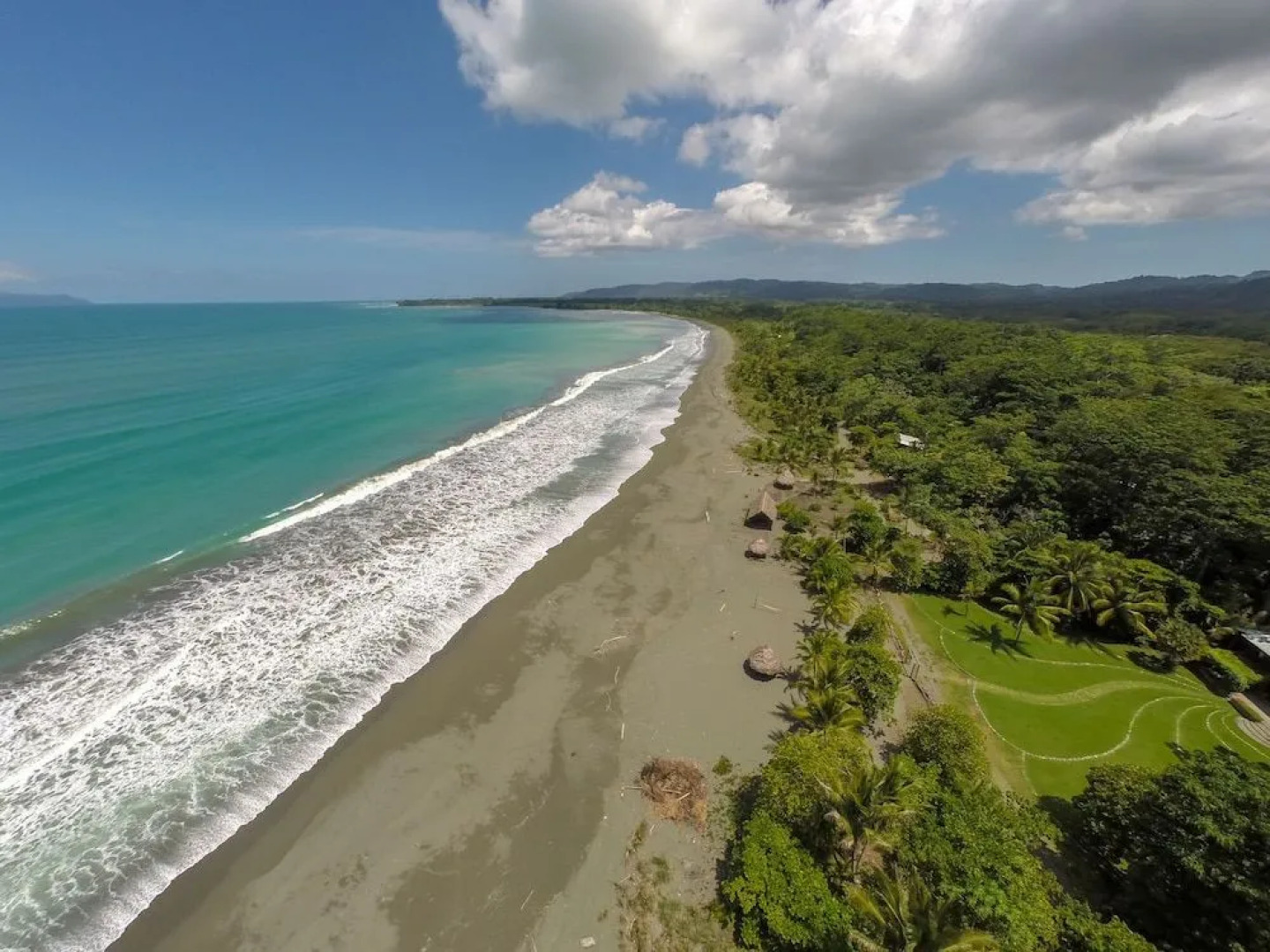 Iguana Lodge Beach Resort
