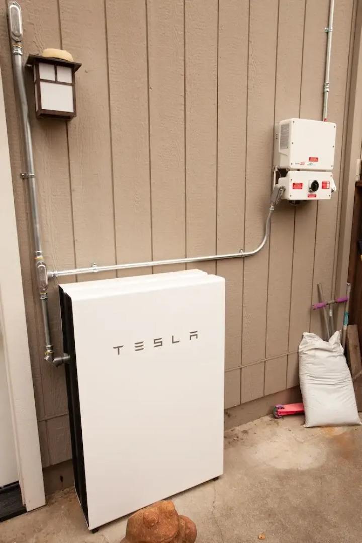 Wine-tasting, Light-filled And Kid-friendly House 5 Bedroom Home by Redawning