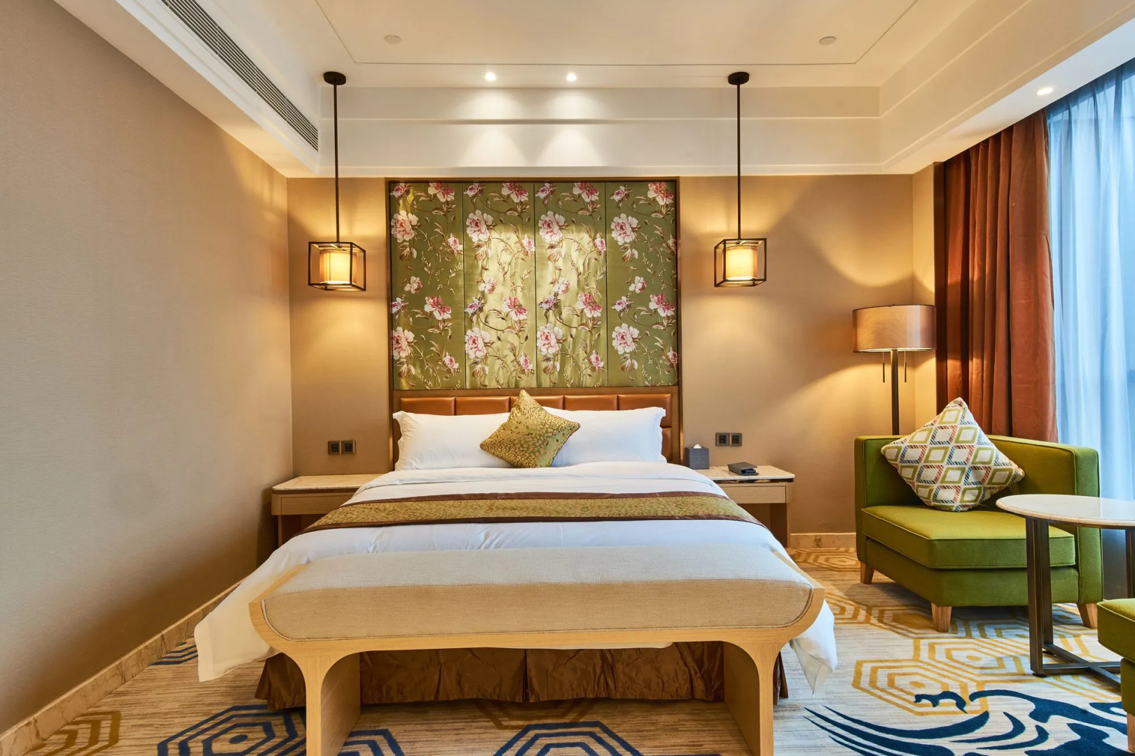 Huayu Landmark Hotel